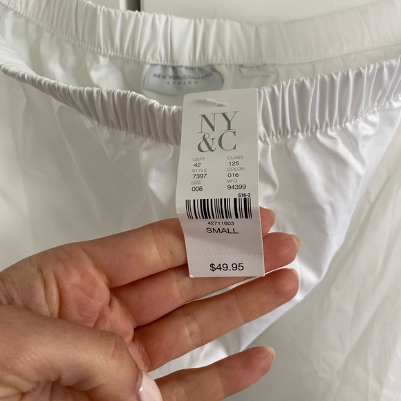 Off the shoulder NY & Co white top small - Picture 3 of 3